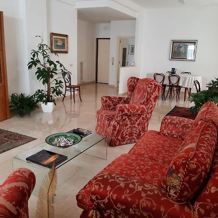 interno13bari Villa Bagian luar foto