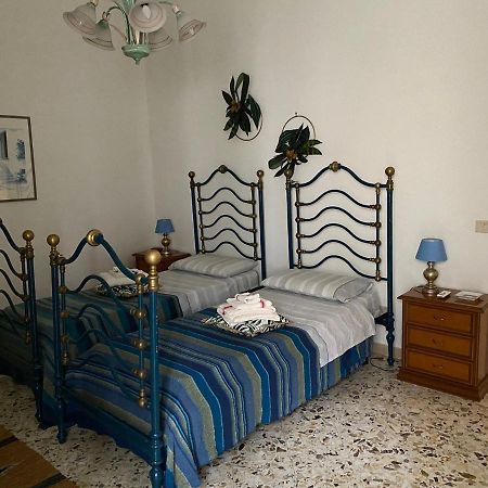 interno13bari Villa Bagian luar foto