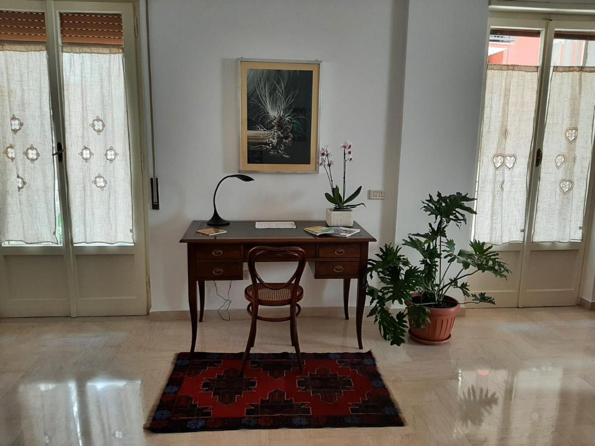 interno13bari Villa Bagian luar foto