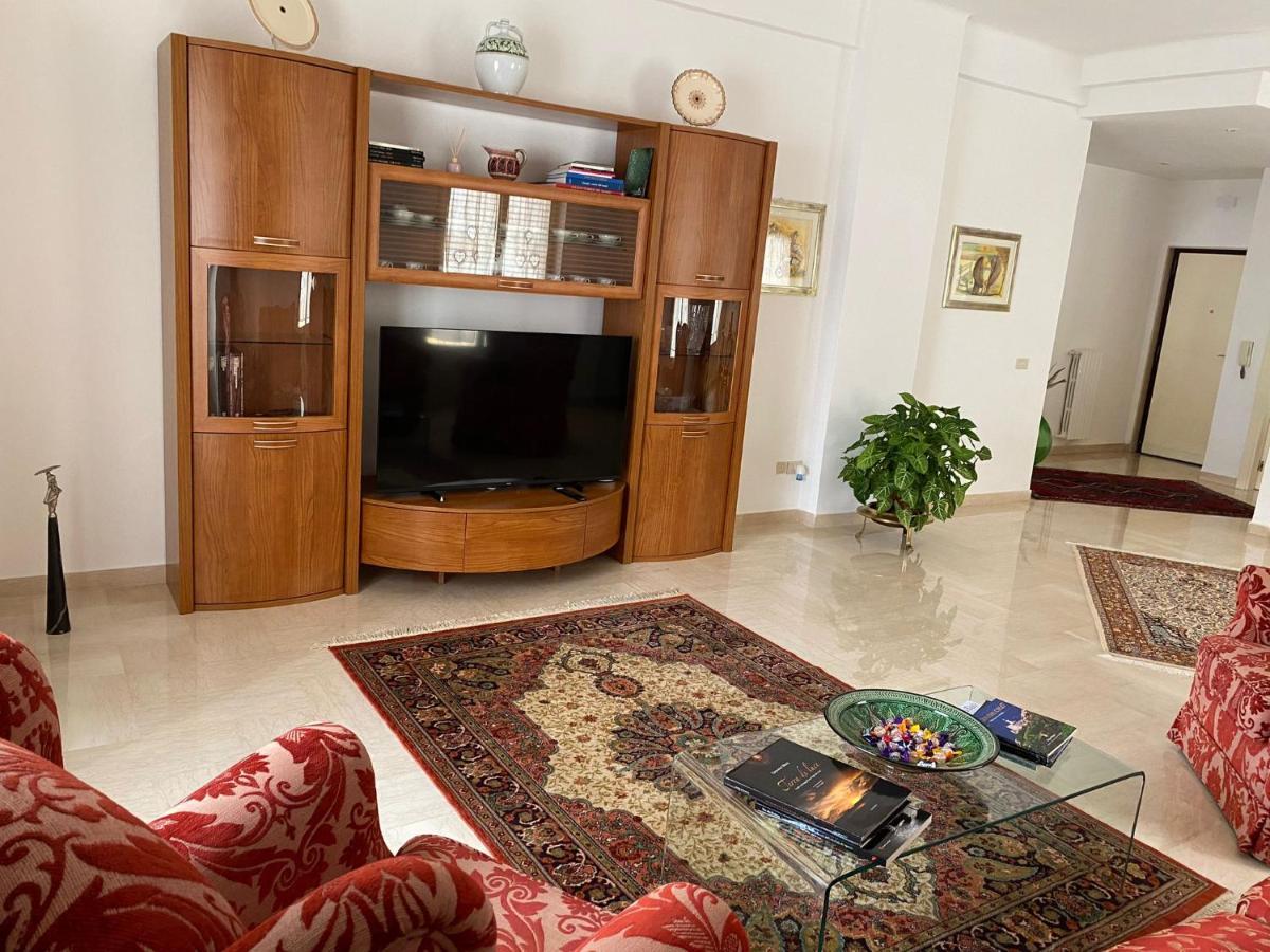 interno13bari Villa Bagian luar foto