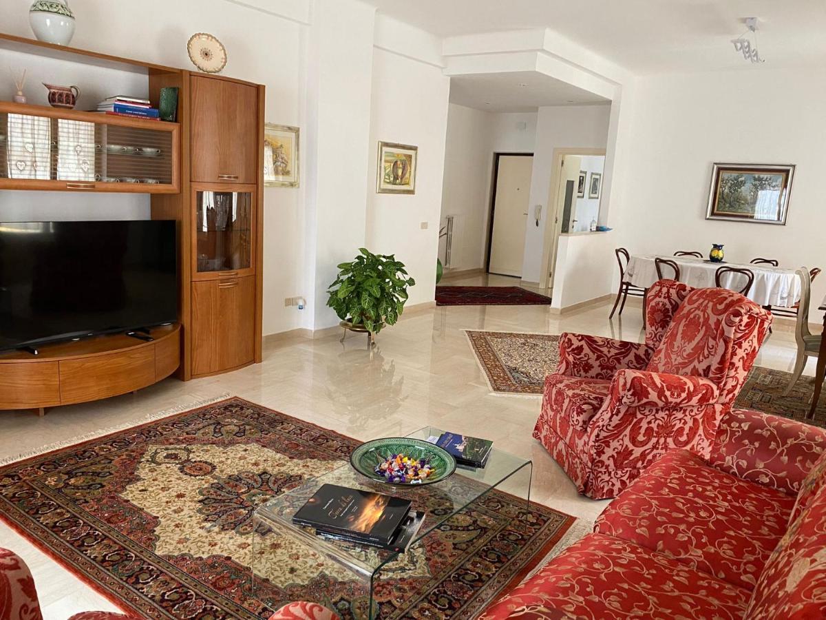 interno13bari Villa Bagian luar foto