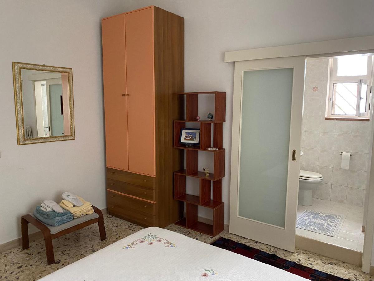 interno13bari Villa Bagian luar foto
